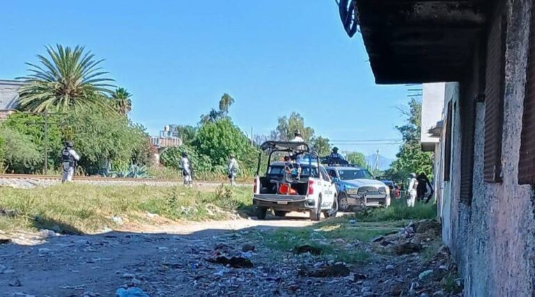 Localizan cuerpo calcinado cerca de las vías del tren en Celaya