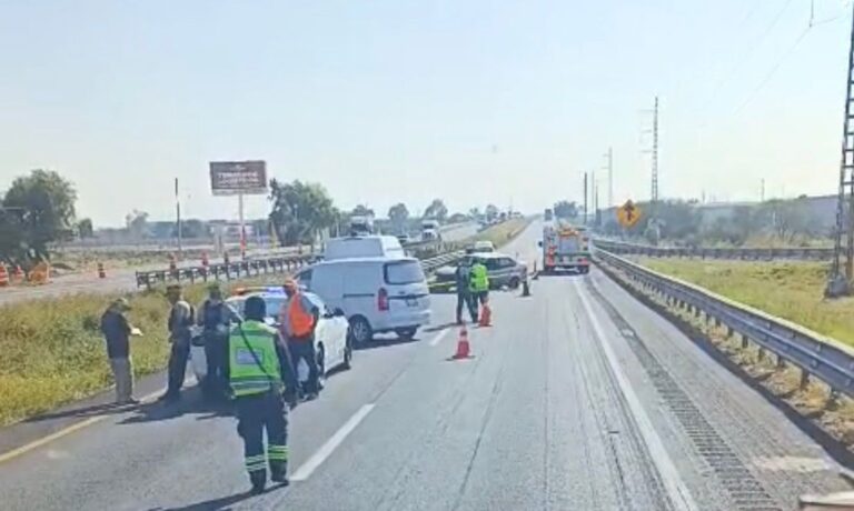Hombre pierde la vida tras estrellarse contra barrera metálica de la autopista Irapuato-Querétaro