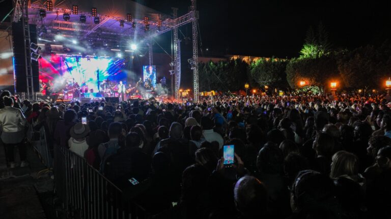 Emmanuel deslumbra en la Feria de San Miguel de Allende con concierto gratuito en el Jardín Principal