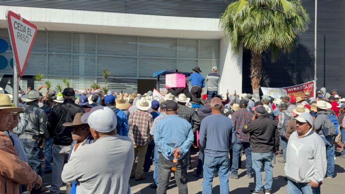 edf2406e-42f4-48f1-b925-a1c2929813db