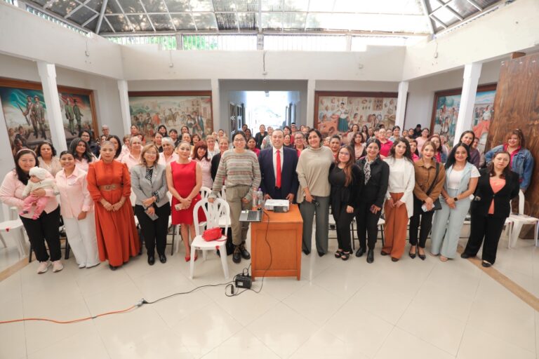 Impulsa Gobierno de Cortazar a las mujeres