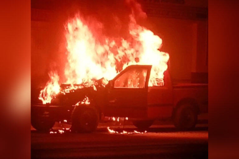 Realizan operativo de seguridad en Irapuato por localización de hielera con mensaje y camioneta incendiada