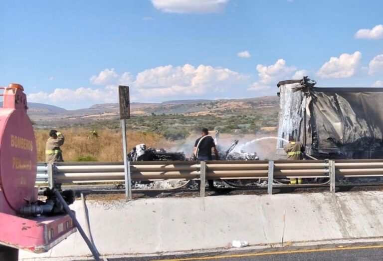 Bloqueos de Michoacán alcanzan a Guanajuato