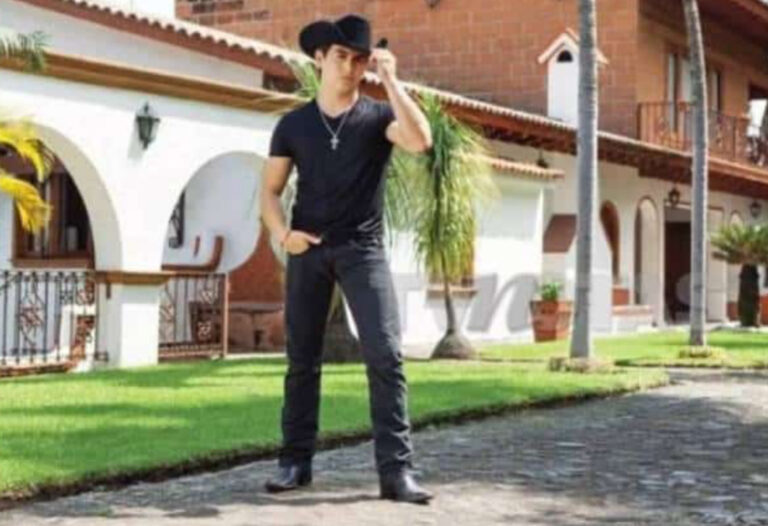 SE INCENDIA LA CASA DE JULIÁN FIGUEROA EN VERACRUZ EN MEDIO DE DISPUTA POR HERENCIA