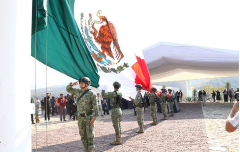Conmemoran el 115 aniversario de la Revolución Mexicana y renuevan la Bandera Monumental del Congreso de Guanajuato