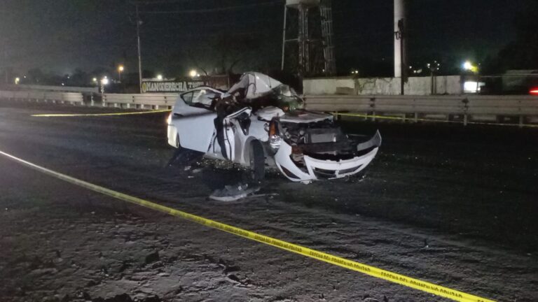 Mujer pierde la vida tras chocar en la parte trasera de un trailer en la León-Silao