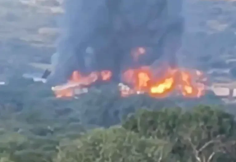 Tren que transportaba combustible se descarrila y genera explosión en Hidalgo