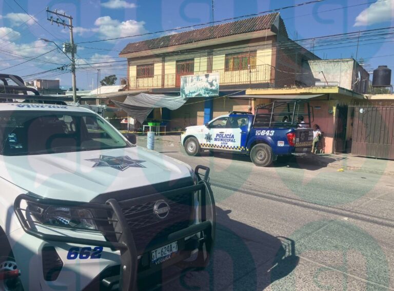 Asesinan a dos hombres en León; uno en tianguis “Línea de Fuego” y otro en menudería
