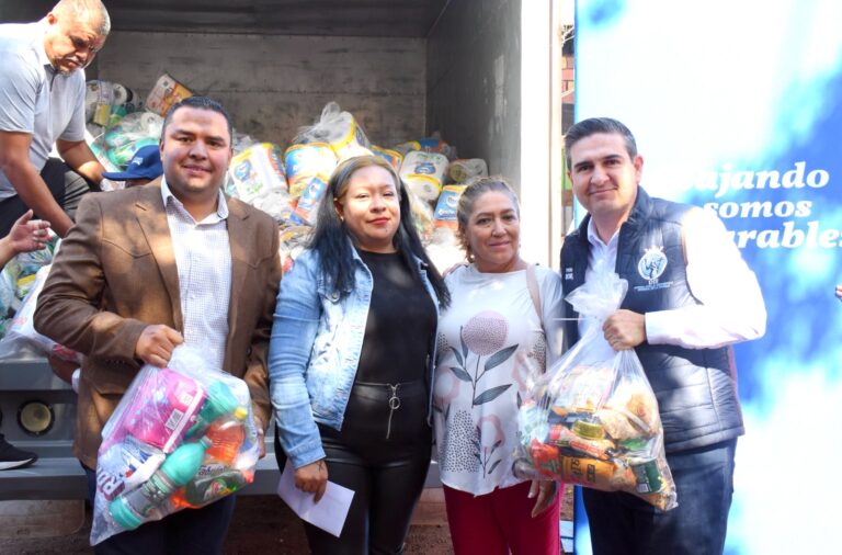 DIF Estatal y Voluntariado de la Gente entregan víveres a familias penjamenses