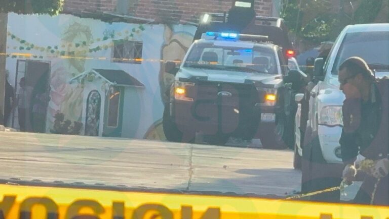 Atacan a balazos a pareja en colonia San Miguel; joven se reporta grave