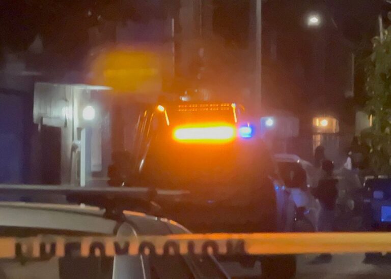 Sujetos incendian barbería y asesinan a hombre durante la madrugada en Irapuato