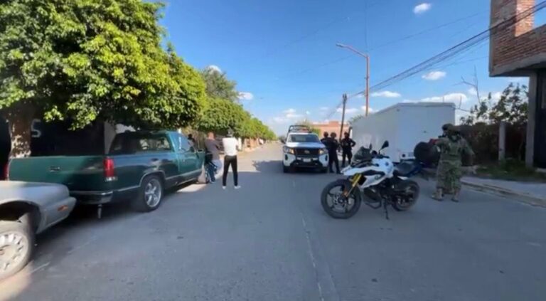 Ejecutan a joven afuera de bar en Pénjamo luego de salir de barandilla