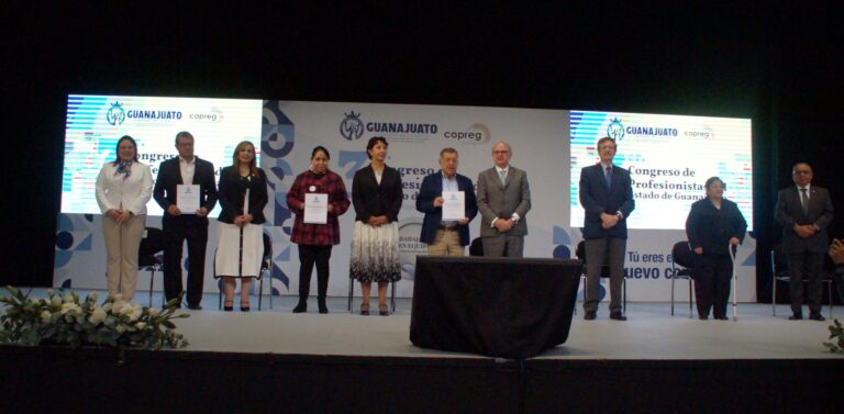 Son colegios de profesionistas, pilar del desarrollo en Guanajuato