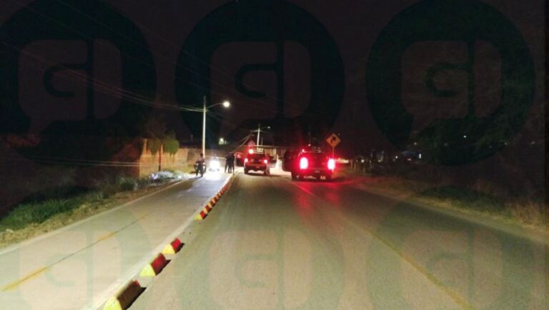 Muere mujer en accidente de moto