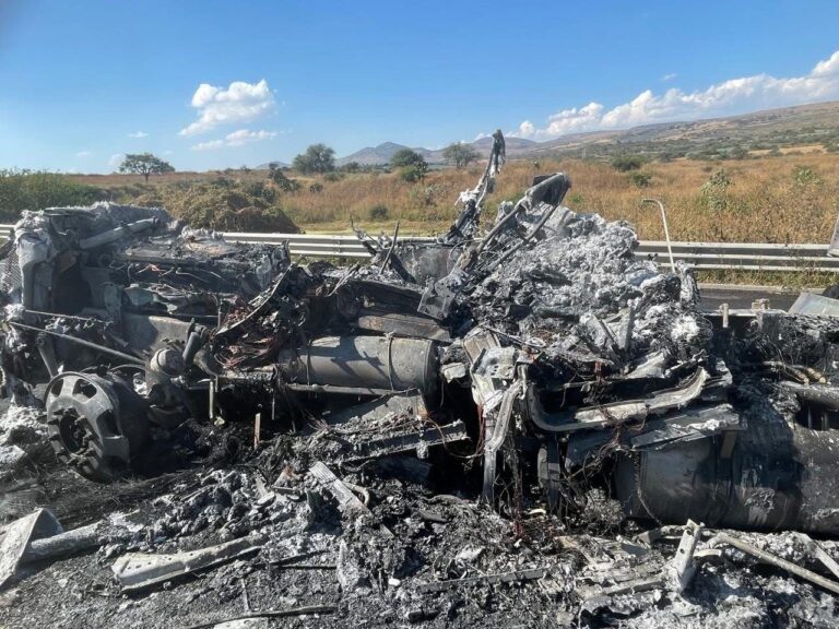 Dos camiones de carga fueron quemados en la Pénjamo-LaPiedad