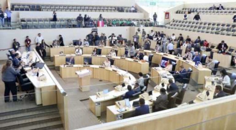 Presentan iniciativa para establecer montos máximos para la contratación de obra pública municipal 