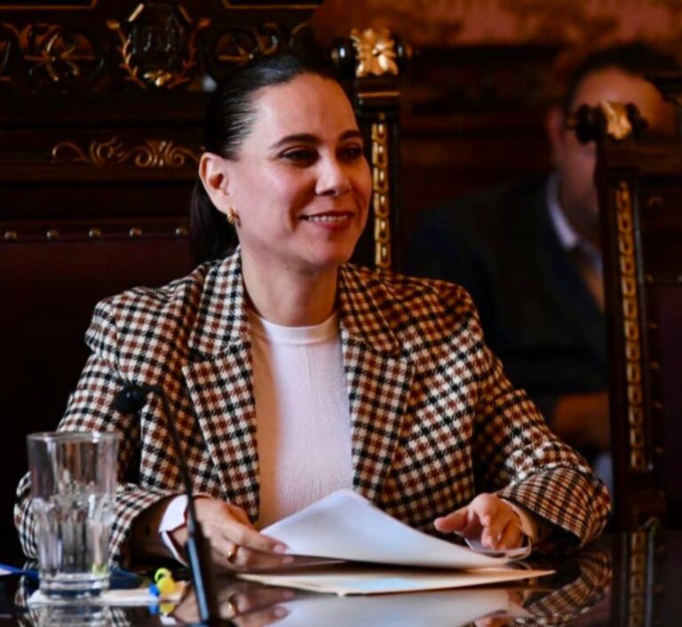 Alcaldesa de Irapuato pide defender la patria del régimen autoritario que Morena busca instaurar