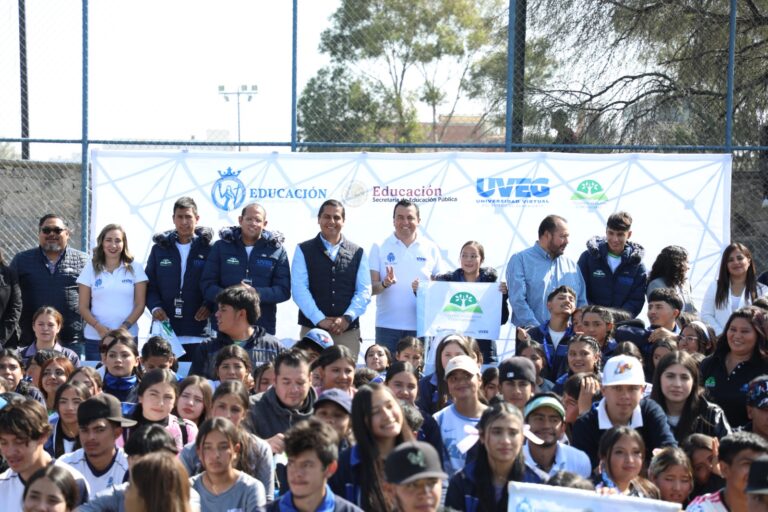 Abanderan al equipo RAL 2000 del TBC San José de la Palma rumbo al Torneo Mundial de Robótica WER