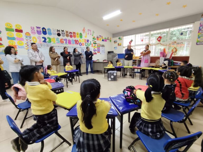 Acuerdan comunidades escolares de Atarjea proteger la salud de estudiantes durante temporada invernal