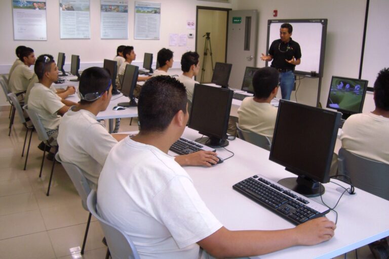 Guanajuato certifica a más de 10 mil personas en competencias laborales en 2025