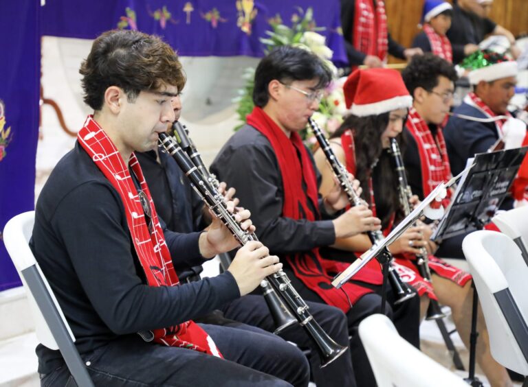 Disfrutan cortazarenses de “Vientos Navideños”