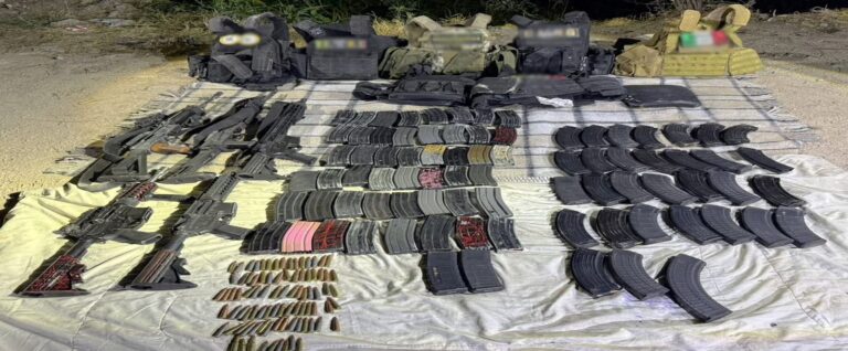 Aseguran armas, equipo táctico y vehículos en tres municipios de Guanajuato