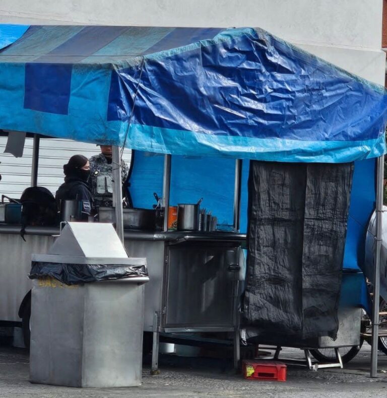 Privan de la libertad a comerciante afuera de la Prepa Oficial en Salamanca