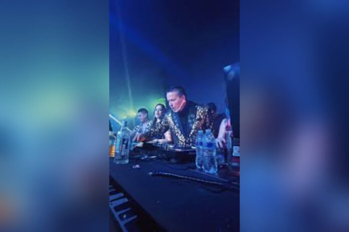 244C44C5-3DD6-472C-9433-085E028F7854