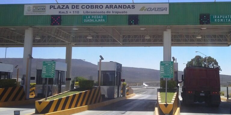 Accidente vehicular deja una policía estatal sin vida y tres elementos lesionados