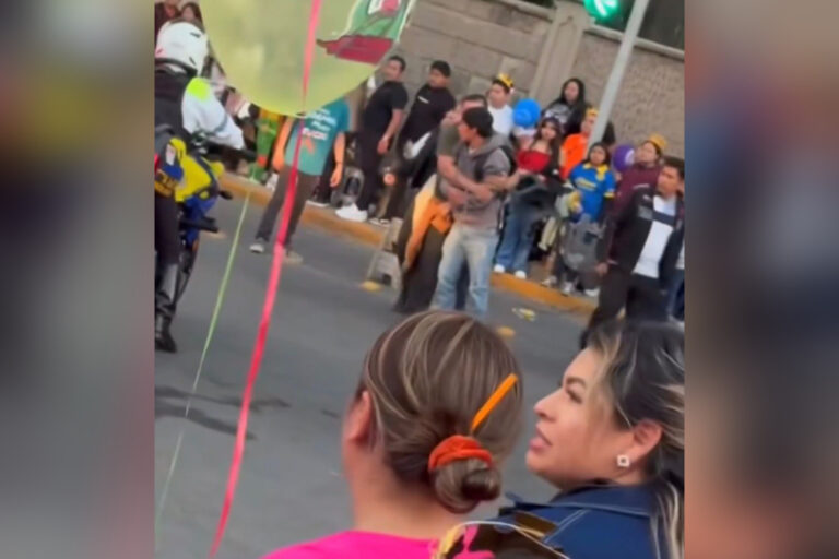 Se pelean antes del arranque de la Cabalgata de Reyes