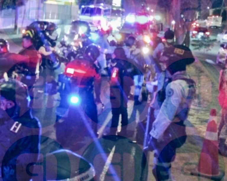 Chocan moto patrulleros. Hay dos lesionados