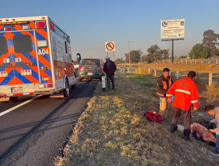 Atacan un automóvil en la carretera Celaya – Apaseo. Fallece una persona