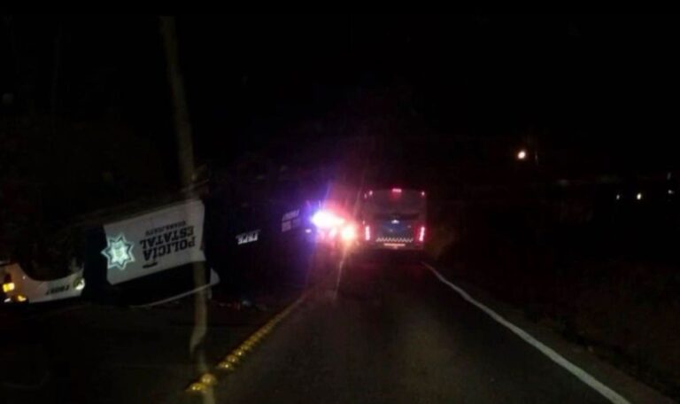 Vuelca patrulla de las FSPE, hay dos lesionados