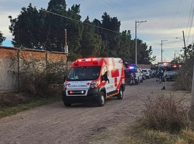 Suman al menos 10 heridos tras ataque armado en campo de fútbol en Loma de Flores
