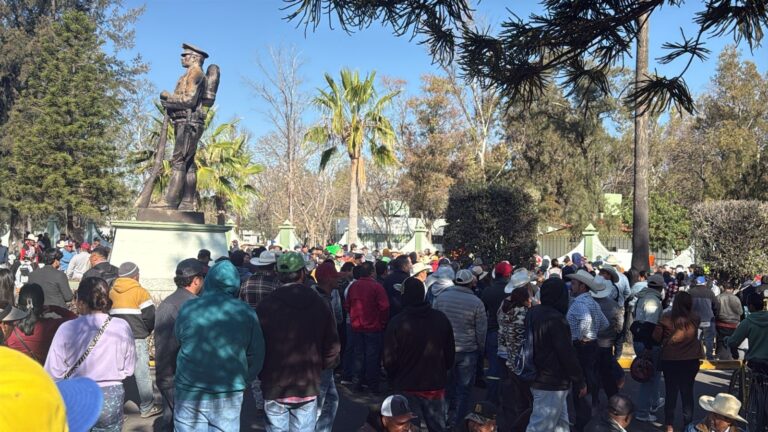 Momentos de tensión se vivieron entre manifestantes en La Mañanera
