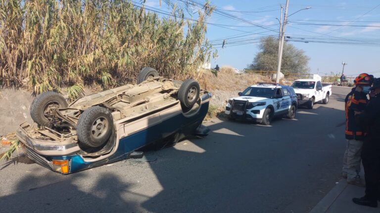 Vuelca camioneta en Irapuato