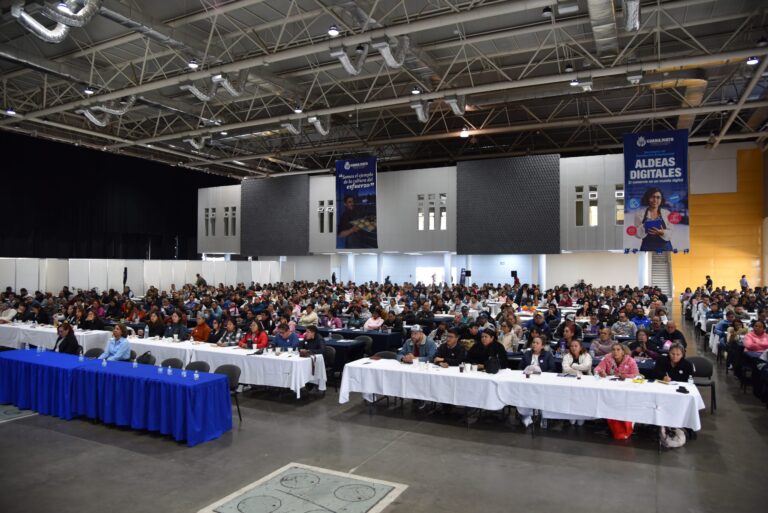 Gobierno de la Gente impulsa la competitividad empresarial con seminario de digitalización