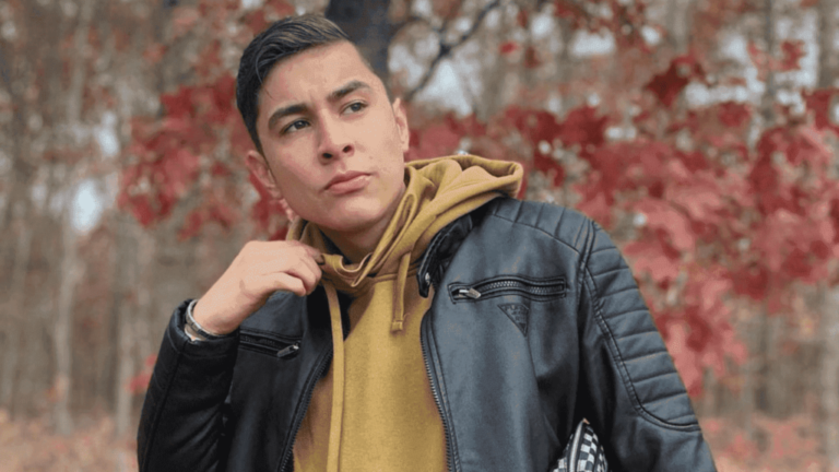 Vocalista de Banda Los Recoditos aparece en hospital y desata preocupación