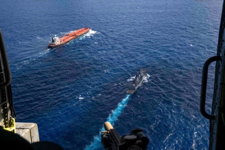 EU captura en el océano Índico un petrolero que escapó del bloqueo en el Caribe