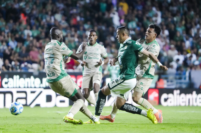 El León vence a Santos