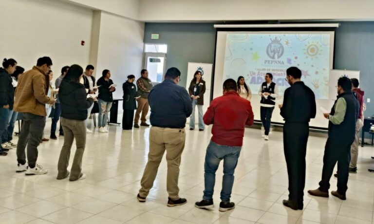 Promueve PEPNNA cultura de adopción responsable con taller en Celaya