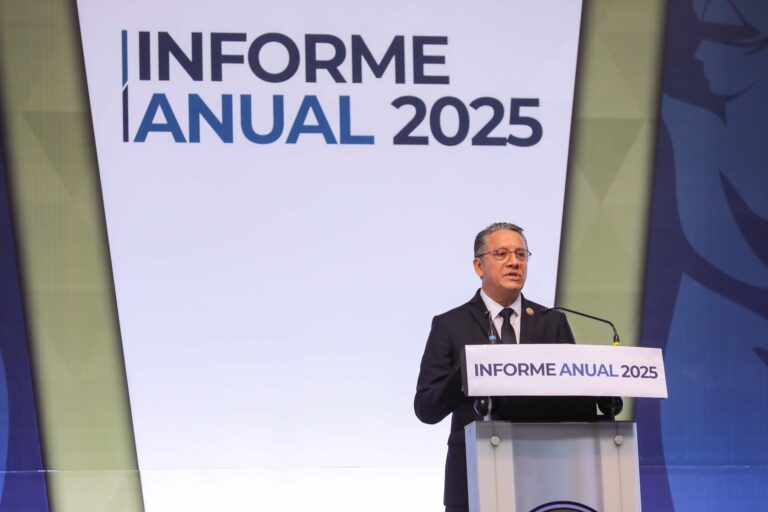 Rinde Informe de Actividades el Fiscal Gerardo Vázquez Alatriste