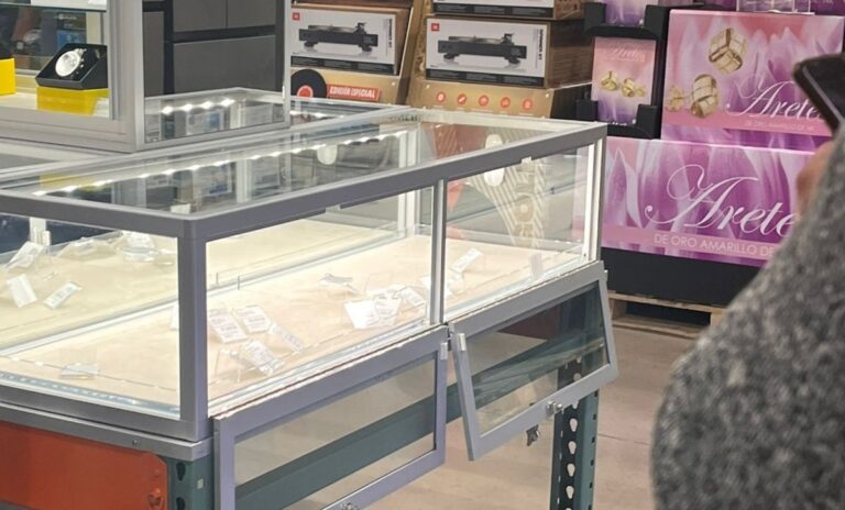 Asaltan joyería de adentro del Costco en Celaya