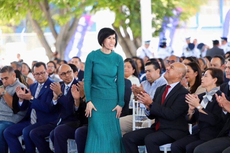 Alertan sobre cobros indebidos por trámite de la Tarjeta Rosa en Guanajuato