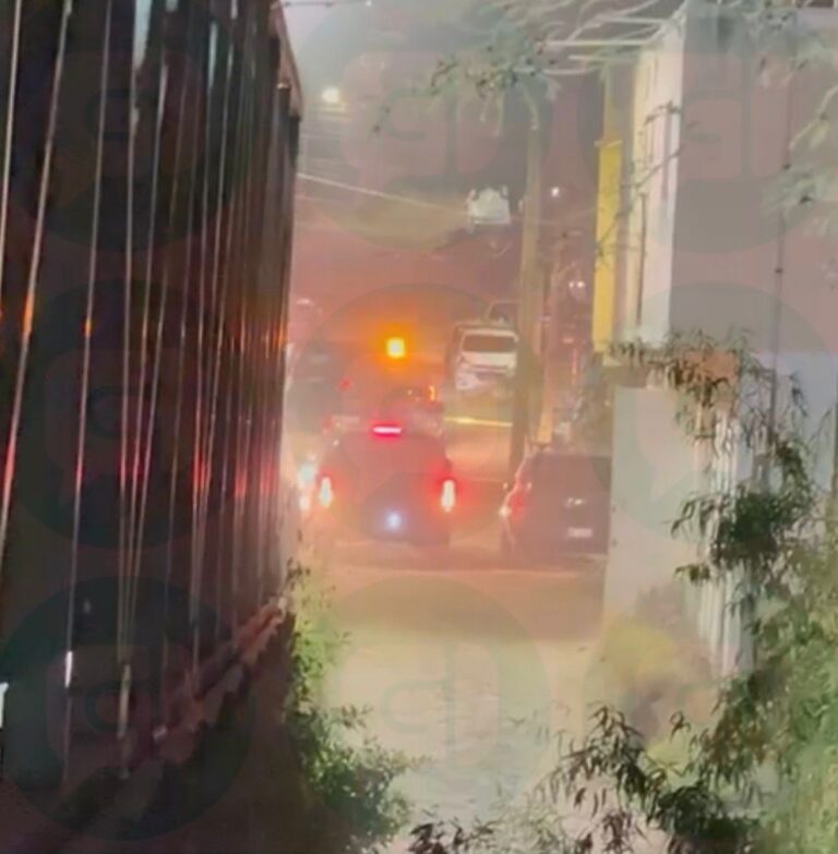 Asesinan a hombre dentro de vehículo en la colonia Vista Hermosa, en Irapuato