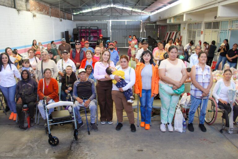 Fortalece DIF Cortazar la calidad de las familias con entrega de apoyos