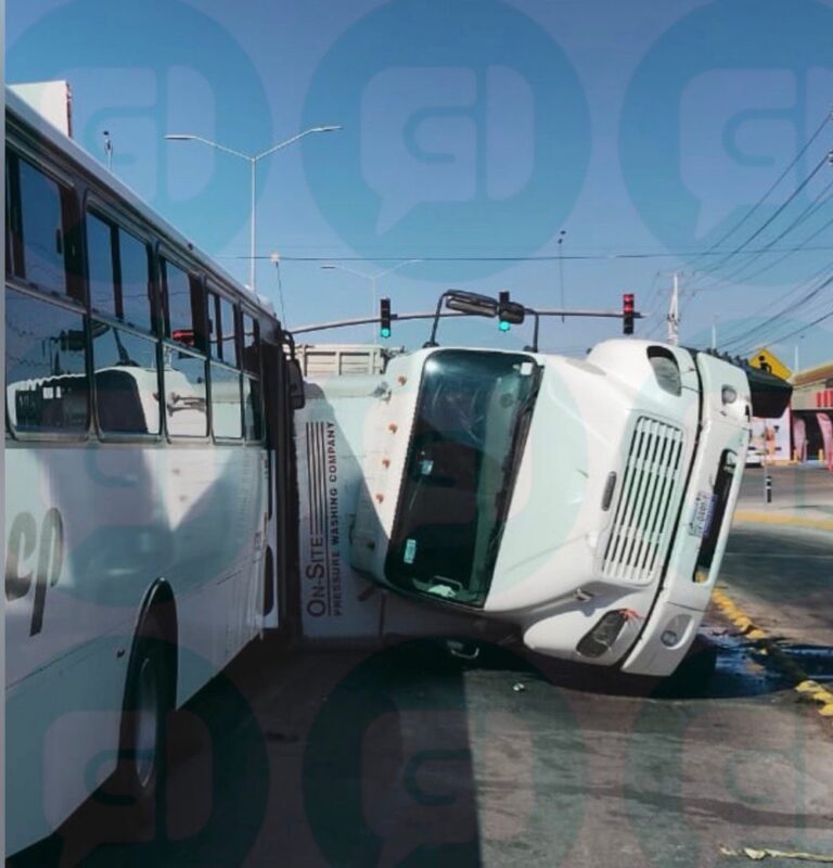 Camión repartidor de cervezas se queda sin frenos y vuelca