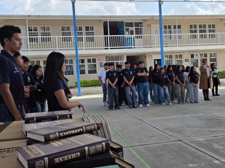 Rotary International dona acervo bibliográfico a los Bachilleratos Integrales BIG del noreste de Guanajuato