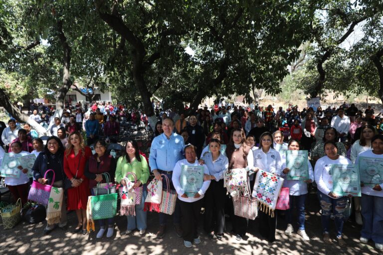 Tejiendo sueños: capacitación transforma la vida de mujeres en comunidades de Guanajuato
