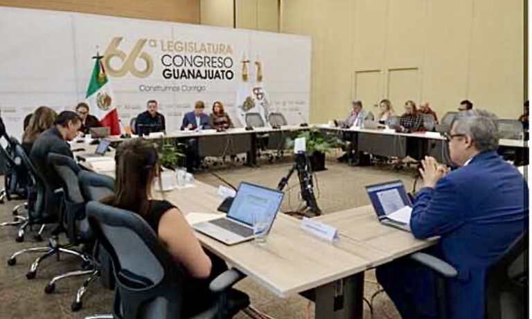 Abordan propuesta legislativa en materia de prevención de suicidio